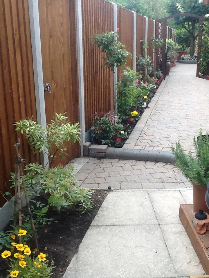 Garden-Maintenance-Landscaping-Driveways-Patios-Paving-Tree-Surgeon-Sunshine-Gardens-Christchurch-Dorset
