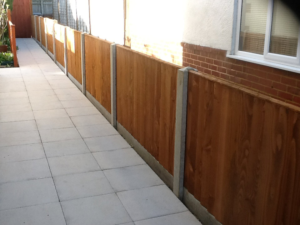 Fencing-Repair-Replacement-Garden-Maintenance-Landscaping-Sunshine-Gardens-Christchurch-Dorset-1