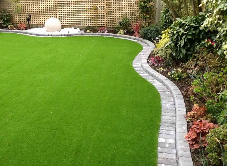 Artificial-Grass-Garden-Maintenance-Landscaping-Fencing-Sunshine-Gardens-Christchurch-Dorset-10